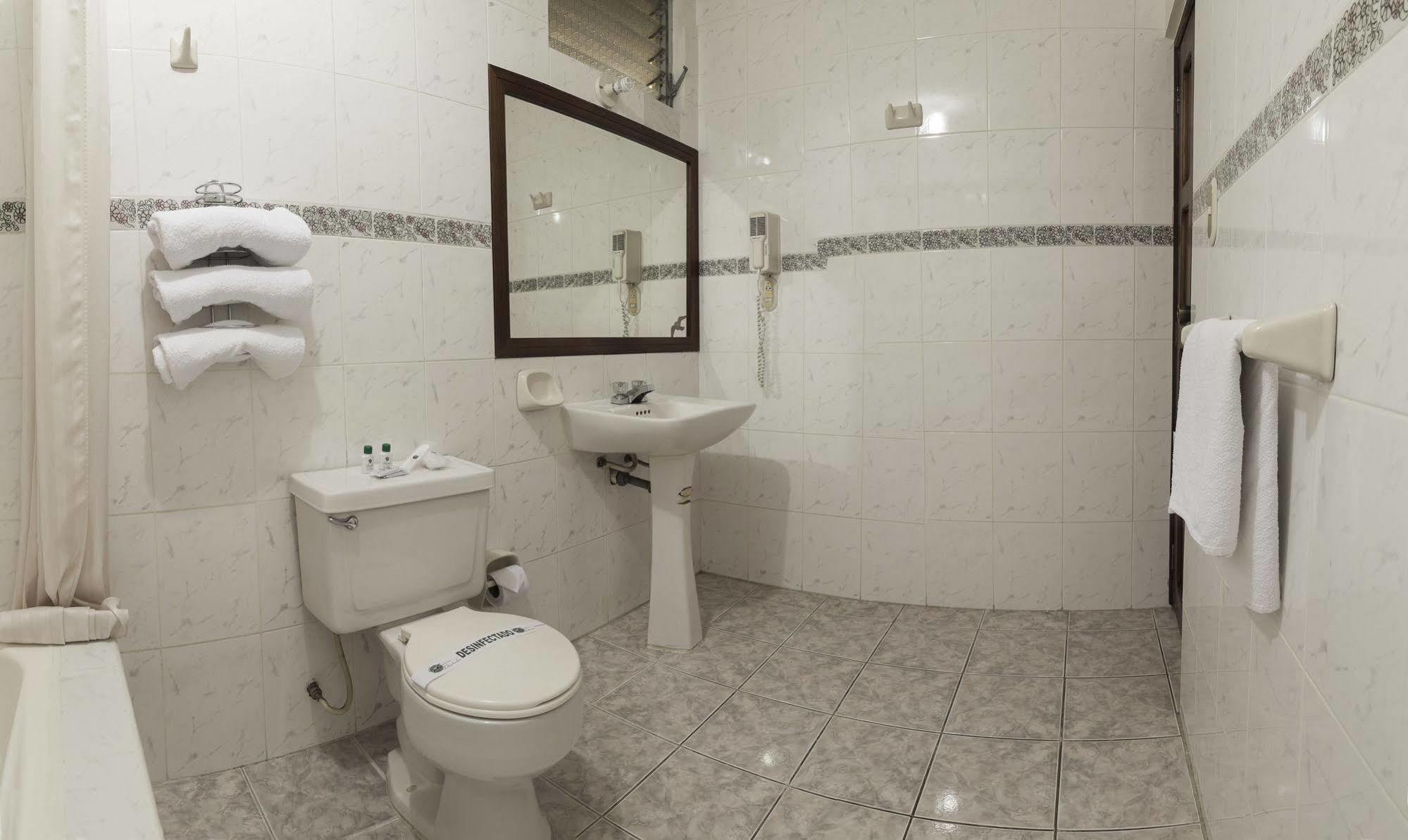 Hotel Libertador Loja Ngoại thất bức ảnh